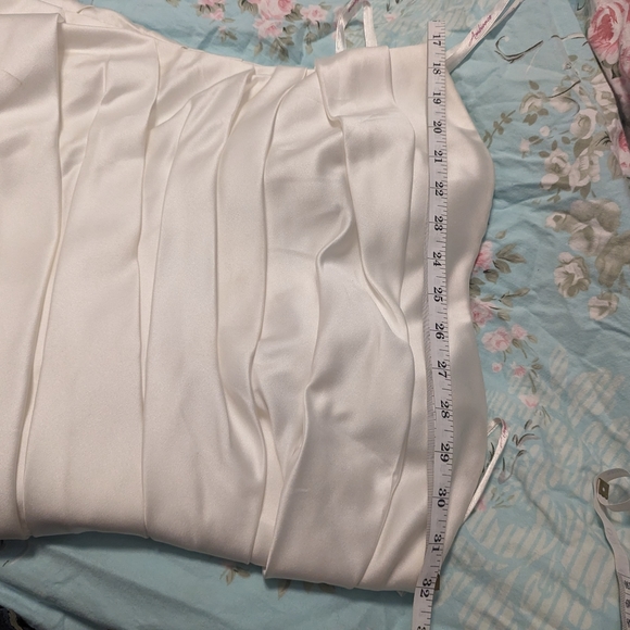 Wedding Dress - Picture 2 of 8